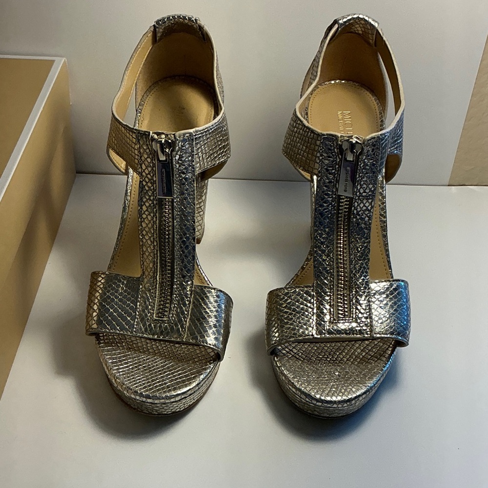 Michael Kors Silver Metallic T-Strap Wedge Sandals
